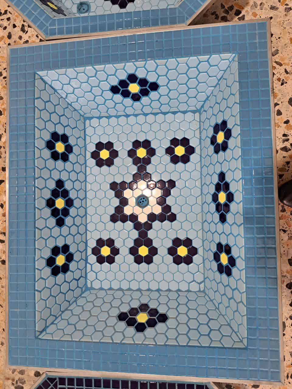حوض سنتی آبی